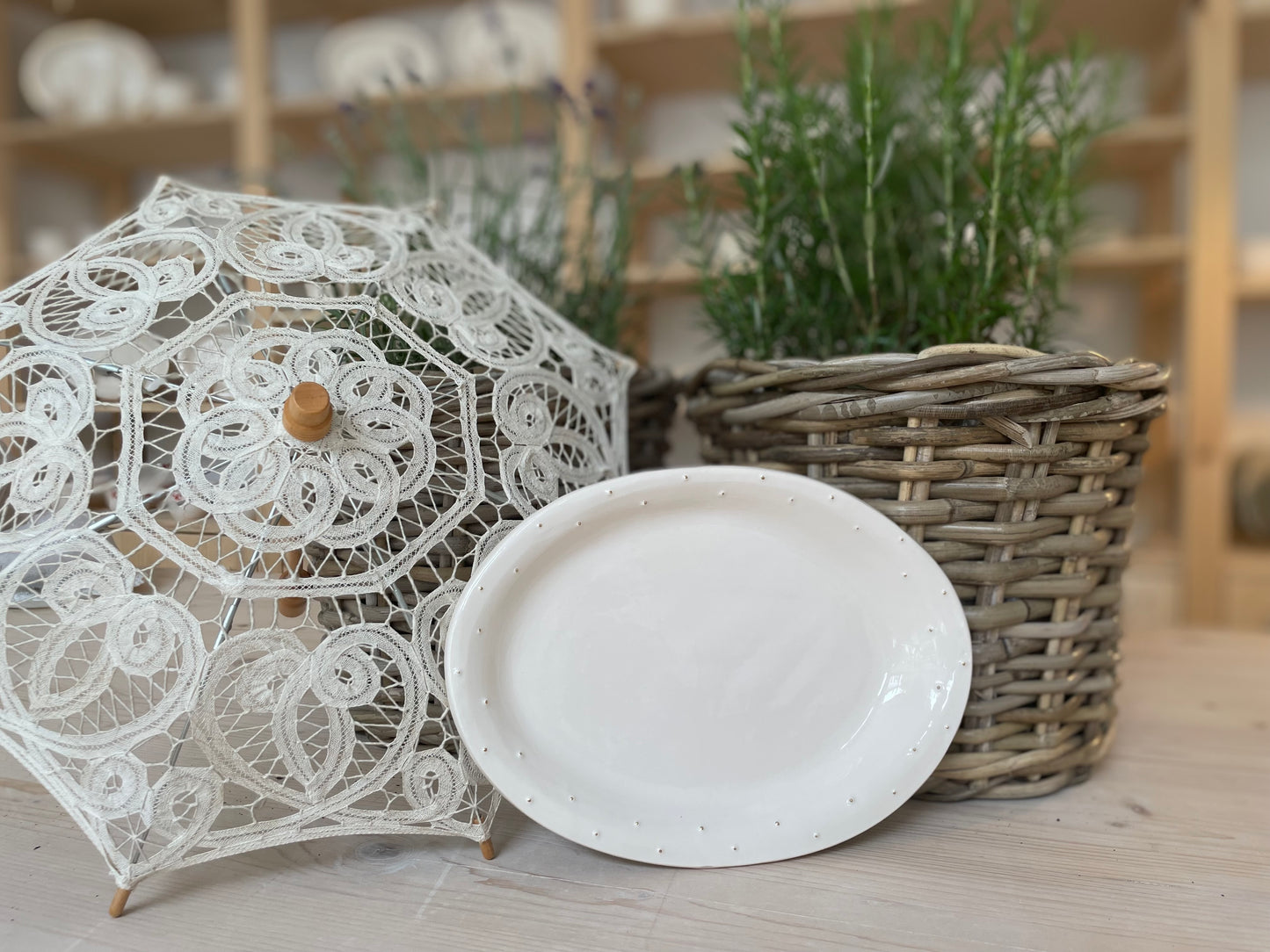 Collection Baronesse Oval Plate with golden dots