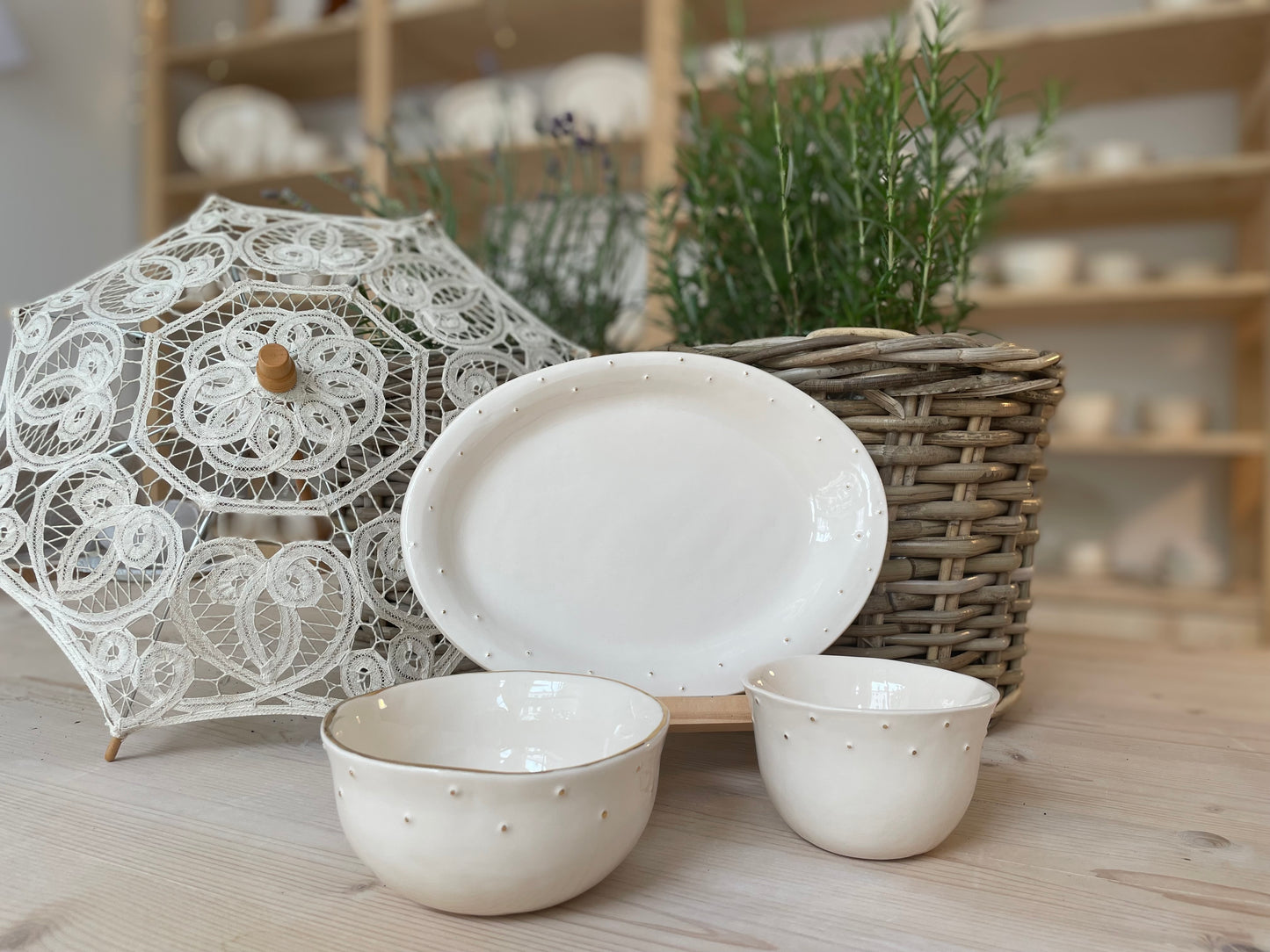 Collection Baronesse Morning Set Cup, Litlle Bowl and Oval Plate with golden dosts