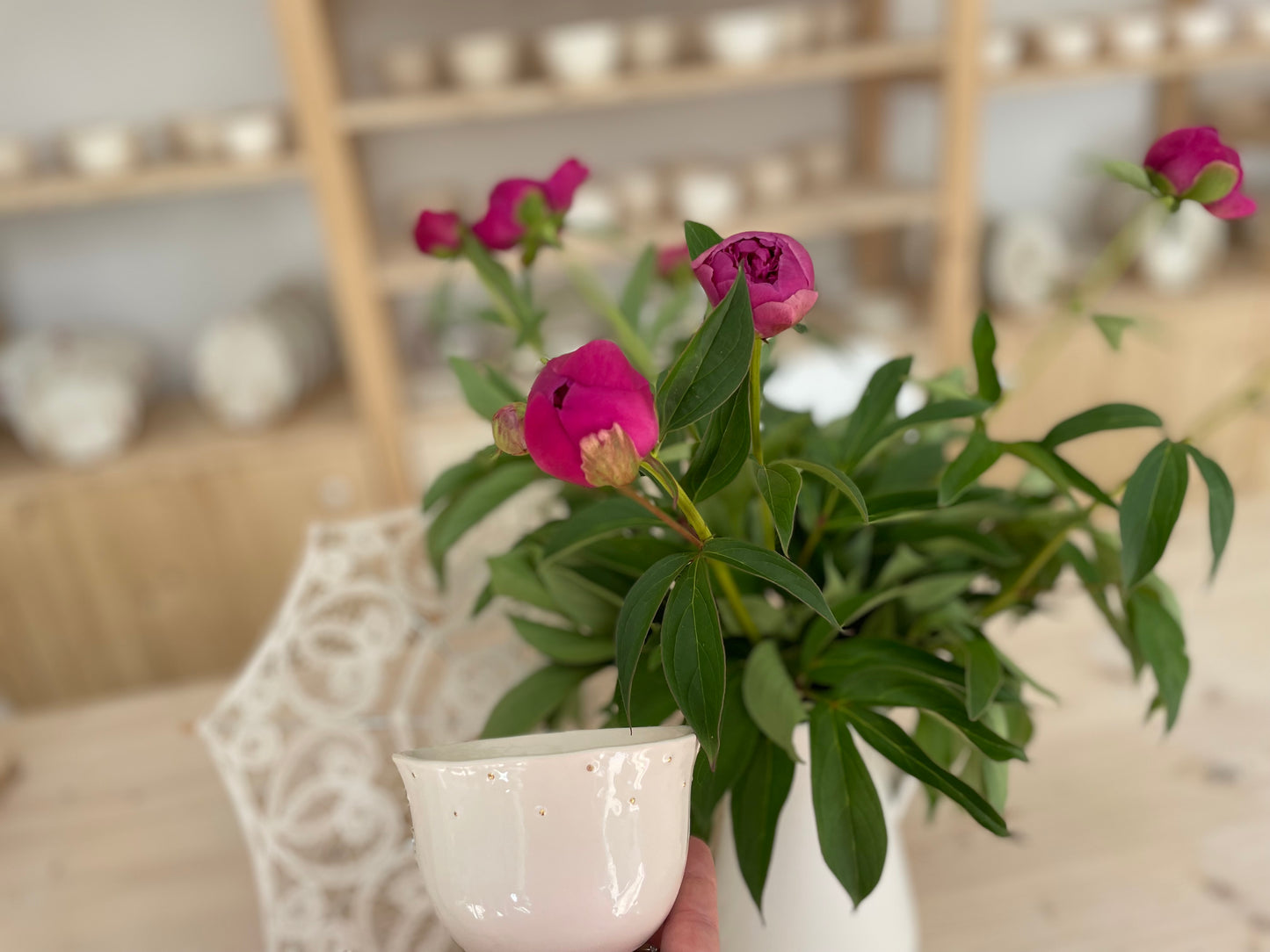 Collection Baronesse Cup with golden dots
