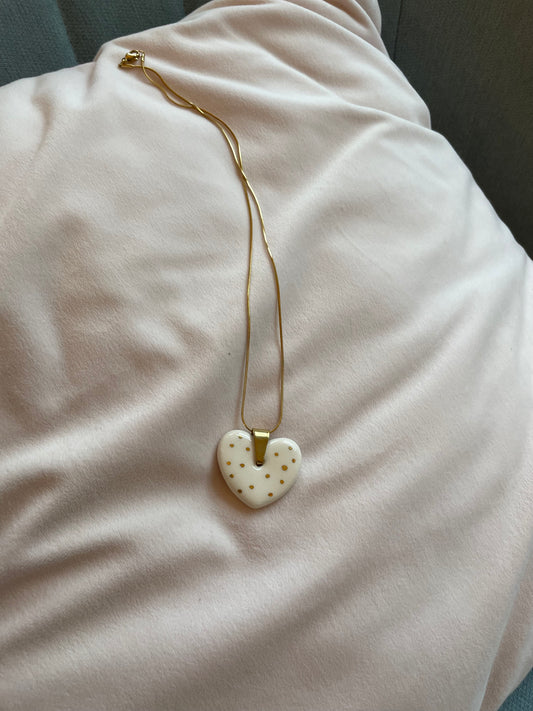 Nežna verižica z obeskom polno srce